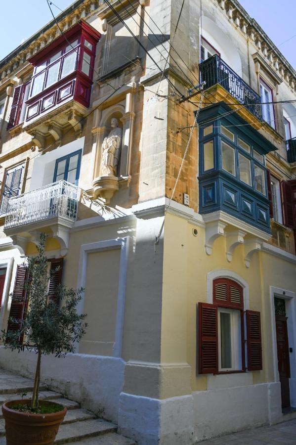 Apartamento Bebirgu Palazzino Luxury 2 Jacuzzi To Share Exterior foto