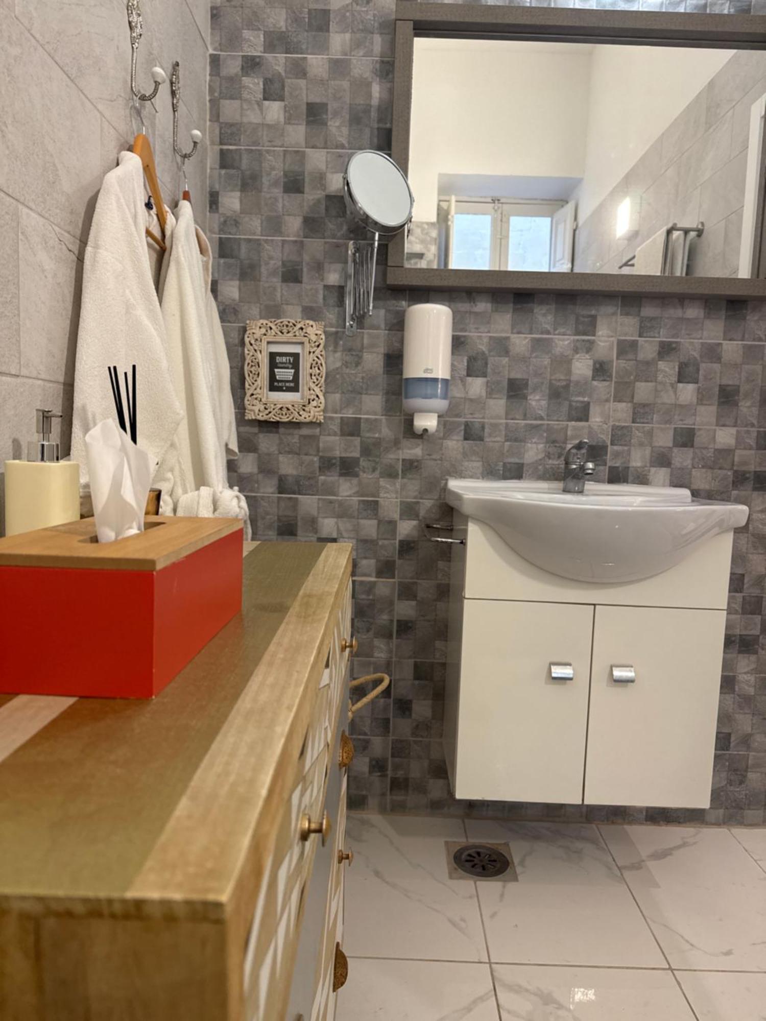 Apartamento Bebirgu Palazzino Luxury 2 Jacuzzi To Share Exterior foto
